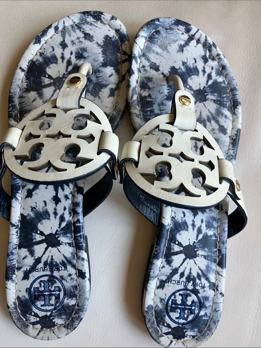 Tory Burch Rare Miller Tie-dye Size 71/2 M woman's
